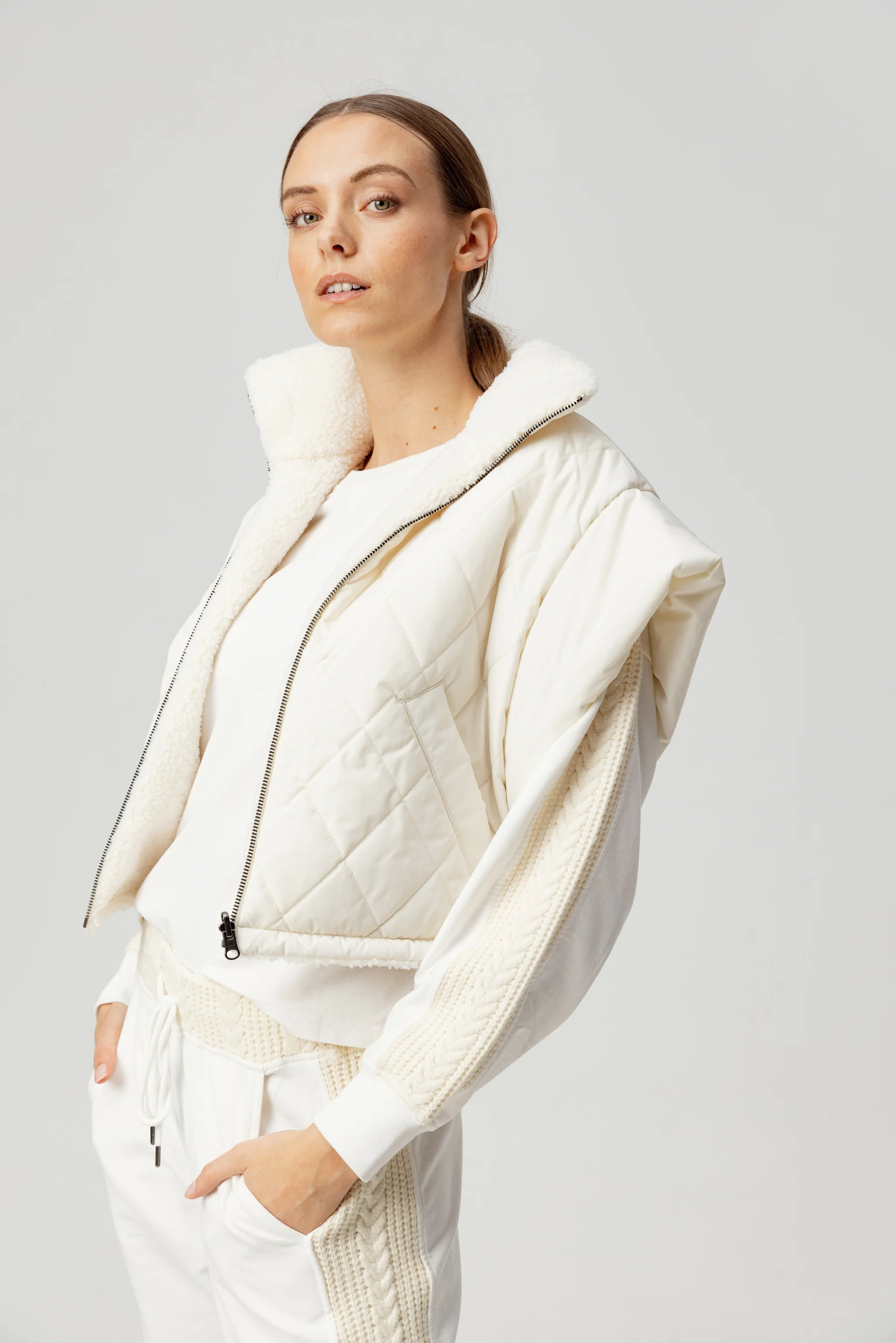 RHEA VEST