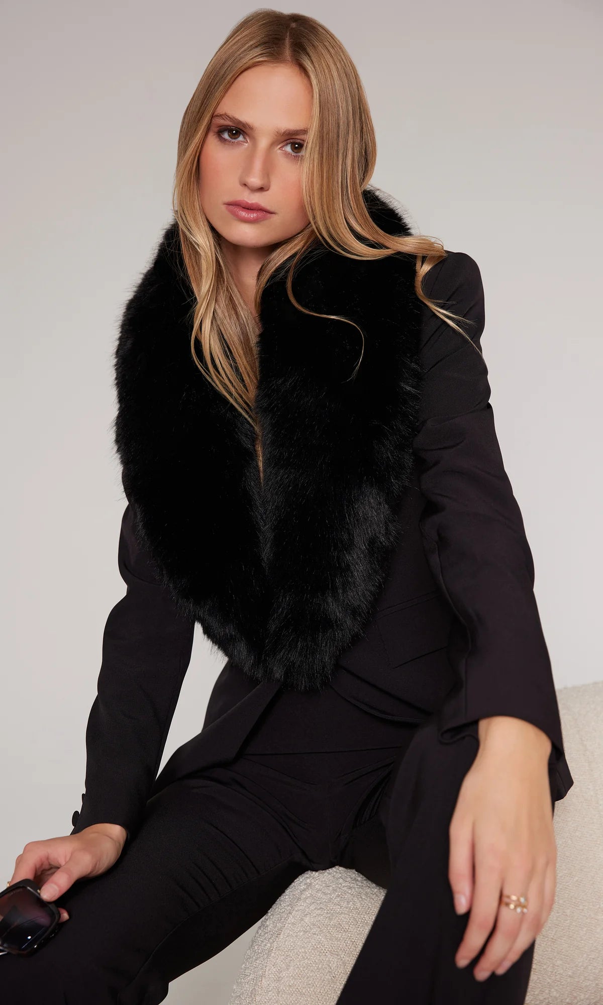 GWEN FAUX FUR COLLAR COMBO CREPE BLAZER