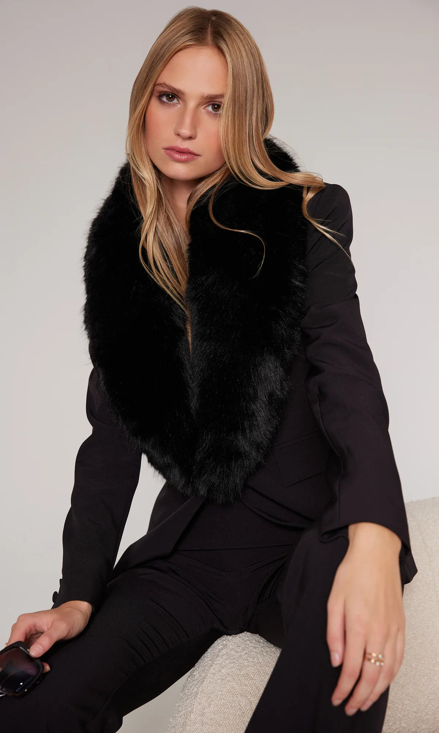 GWEN FAUX FUR COLLAR COMBO CREPE BLAZER