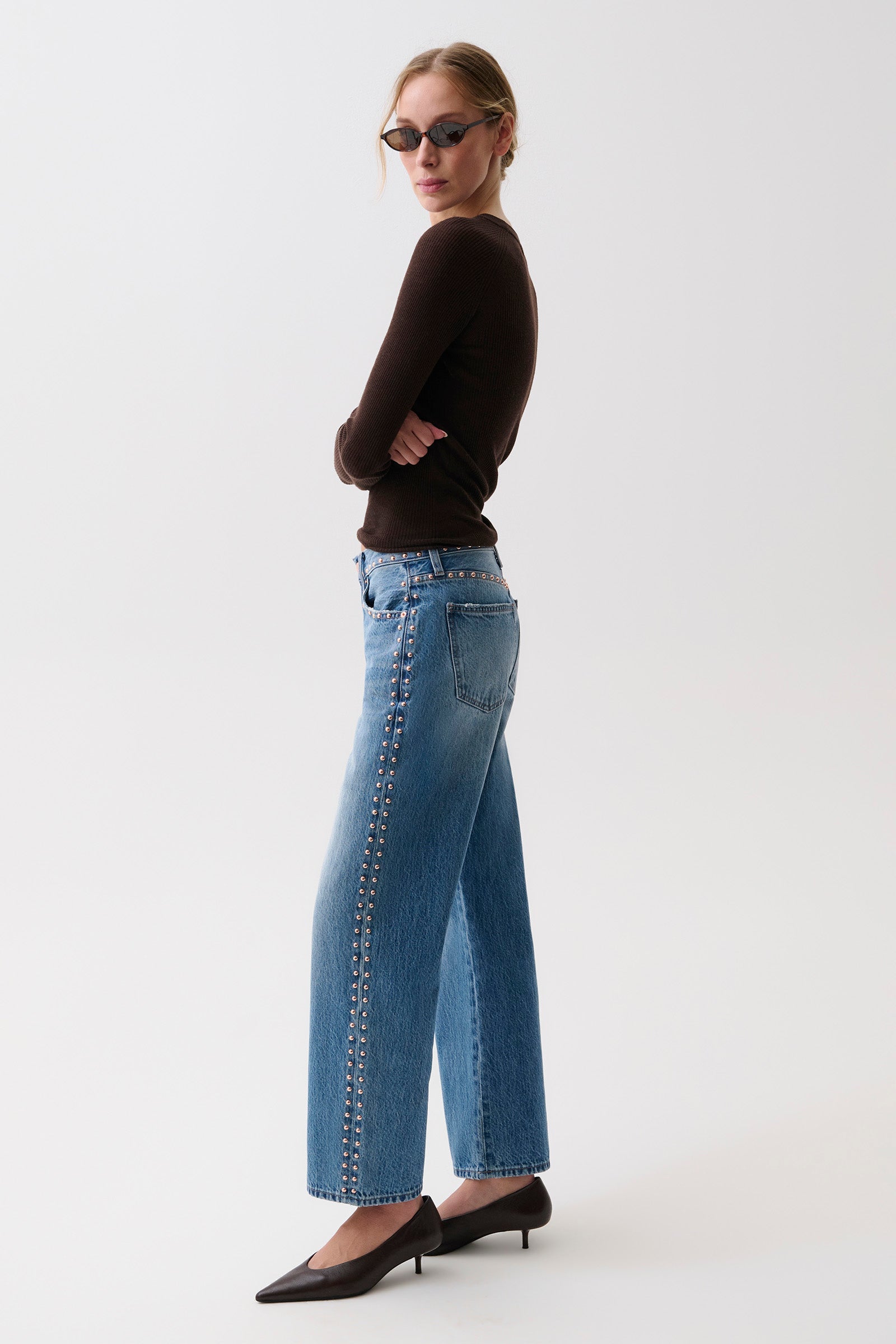 LEXI MID RISE BOWED STRAIGHT - STAR STUDDED