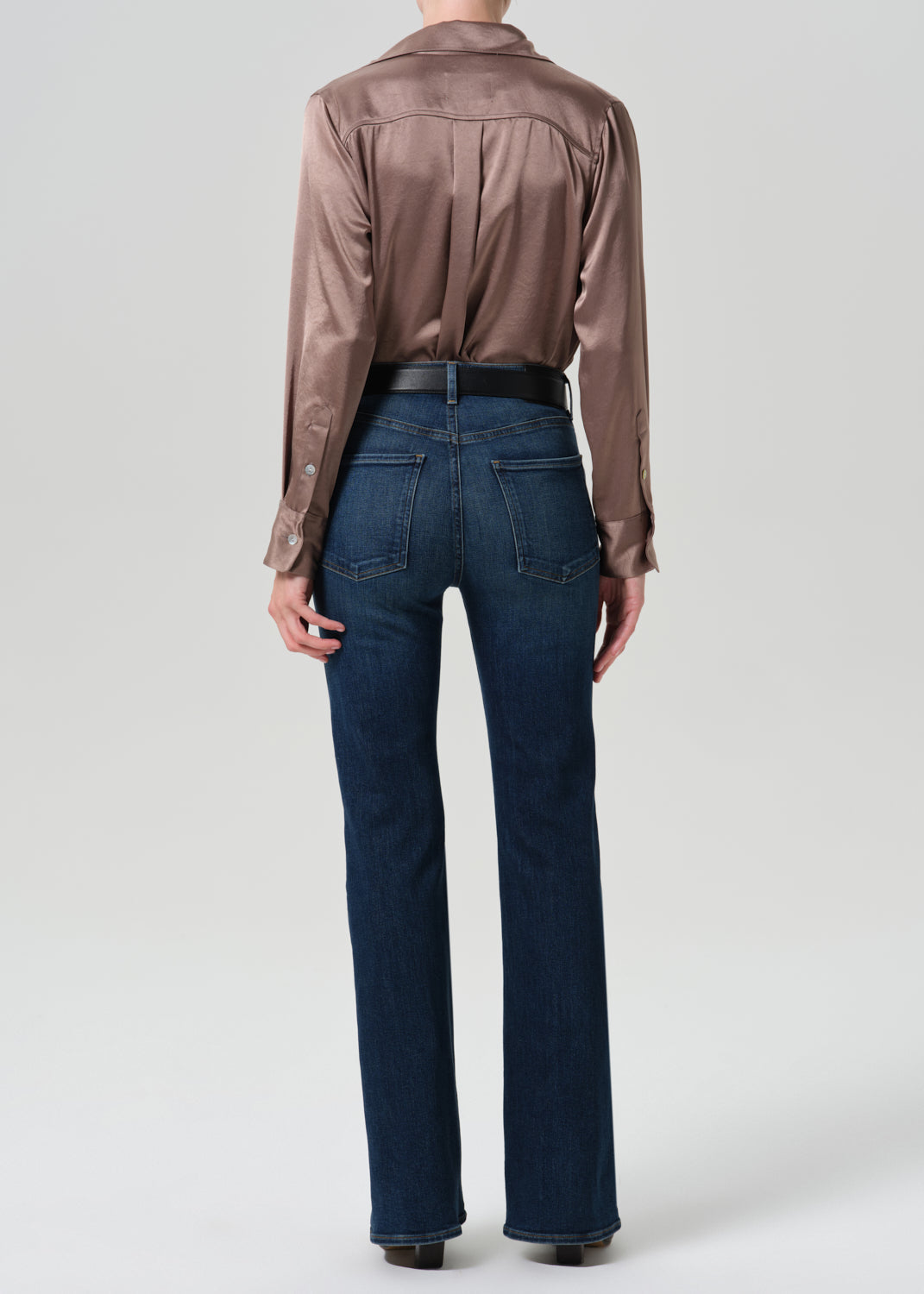 Lilah High Rise Bootcut 32.5"
In Moonlight