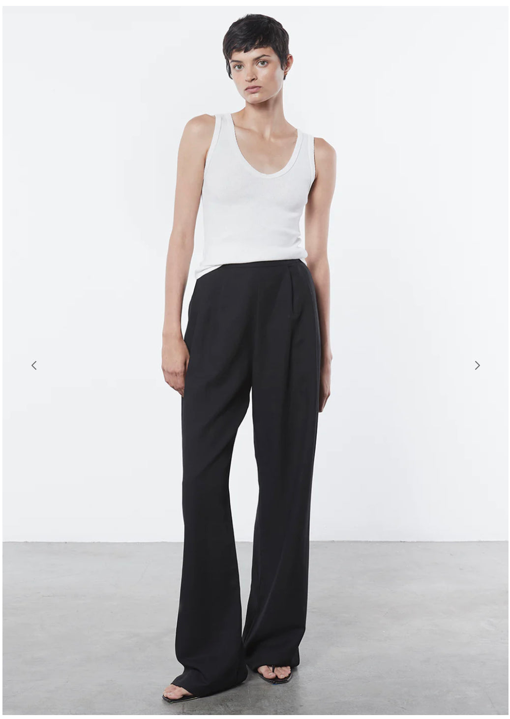 SCALLOP EDGE POINTELLE TANK
