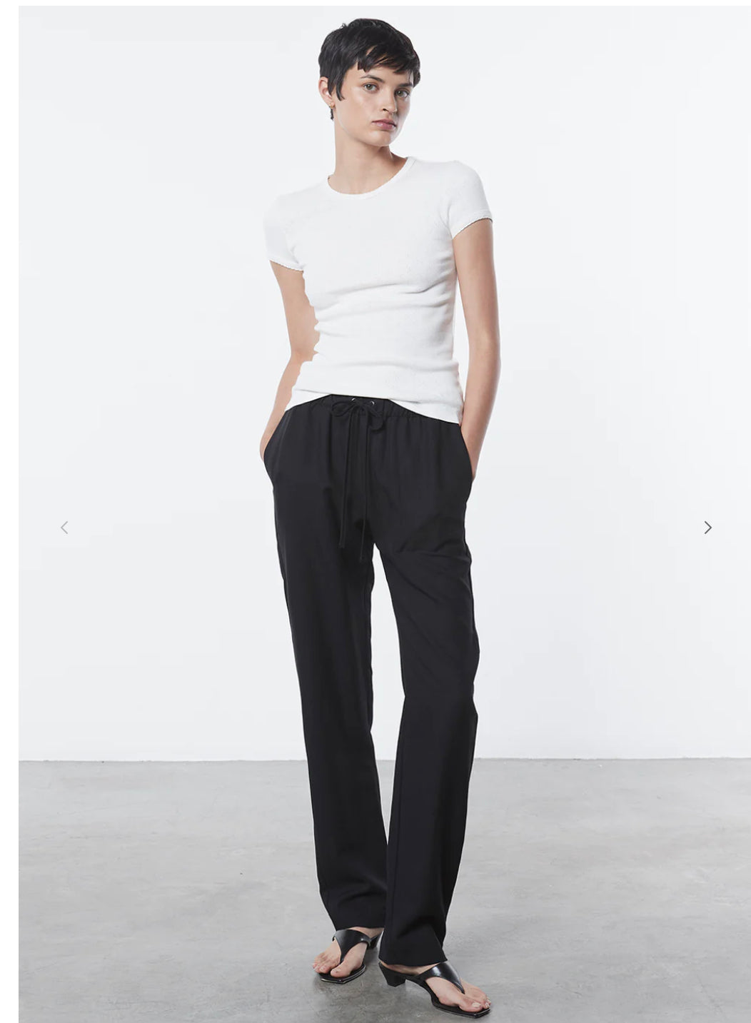 SCALLOP EDGE POINTELLE CAP SLEEVE
