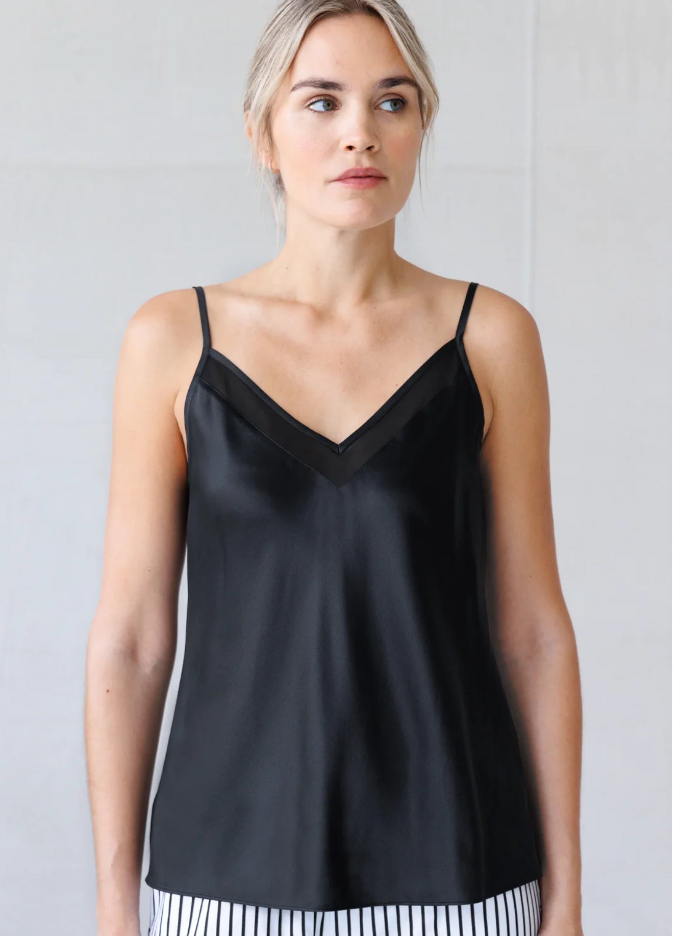GO TAKE A PEAK TOP IN BLACK