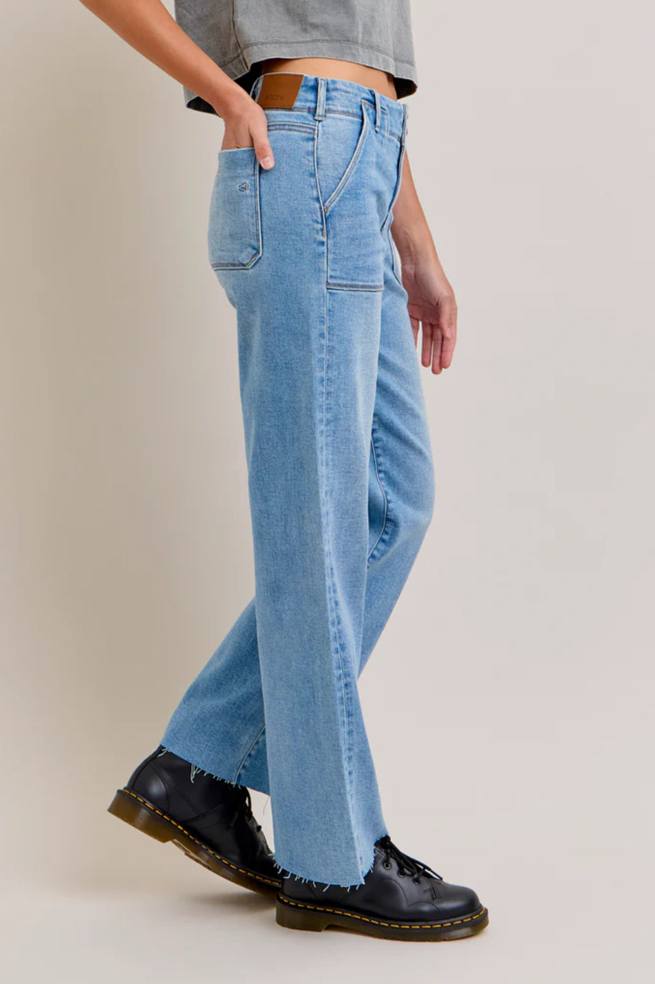 Logan Two Button Patch Pocket | Medium
