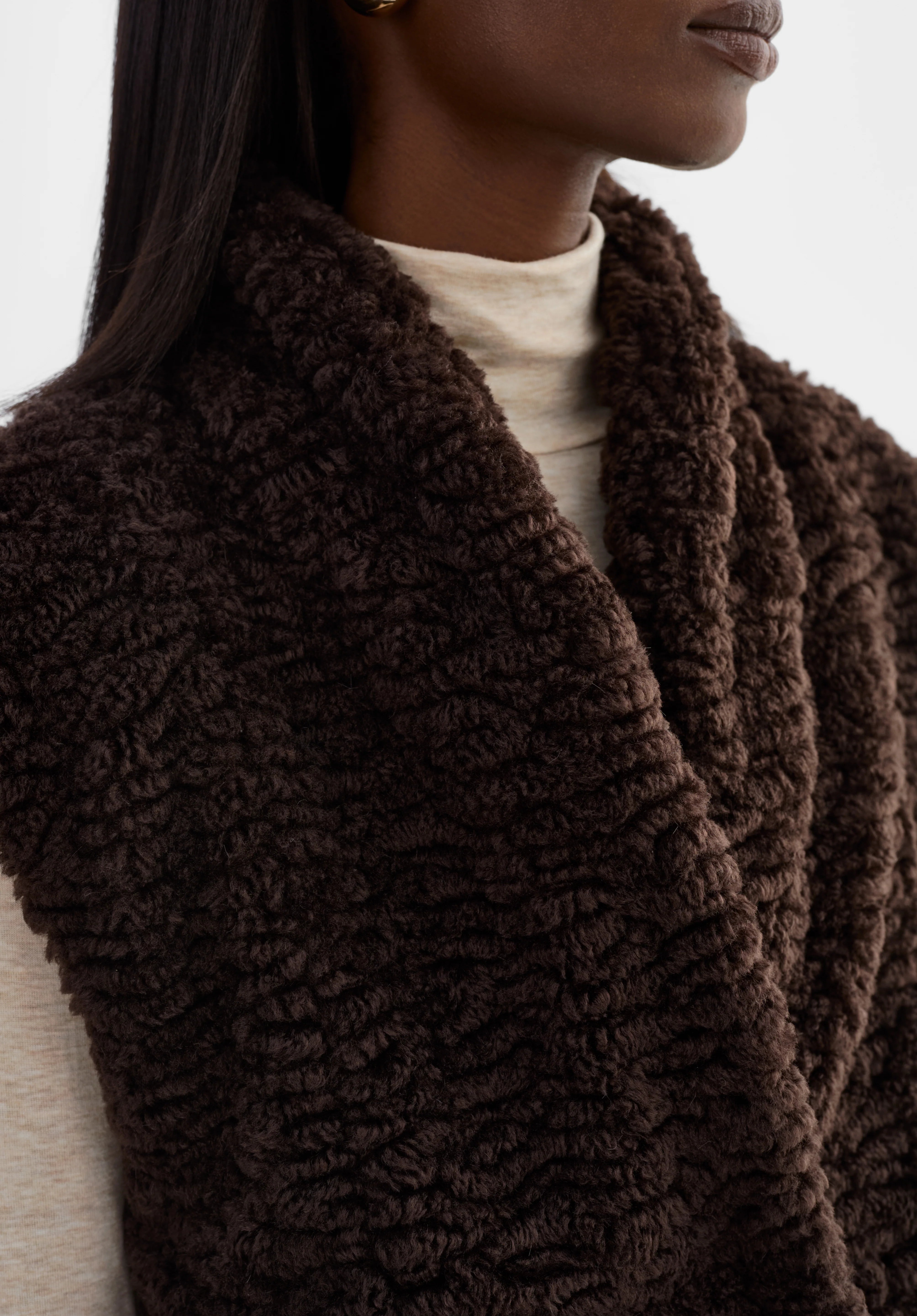 DUA | REVERSIBLE FAUX FUR VEST