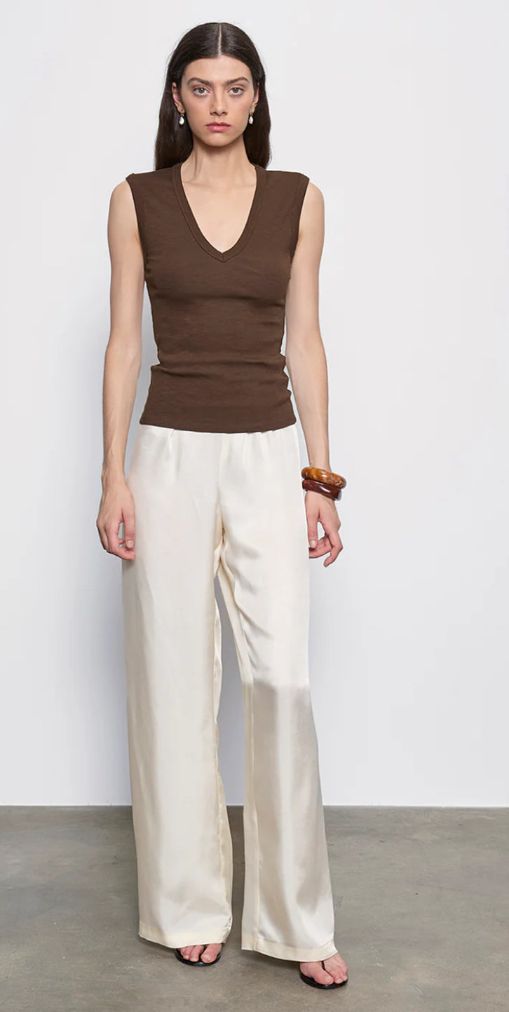TEXTURED KNIT SLEEVELESS V