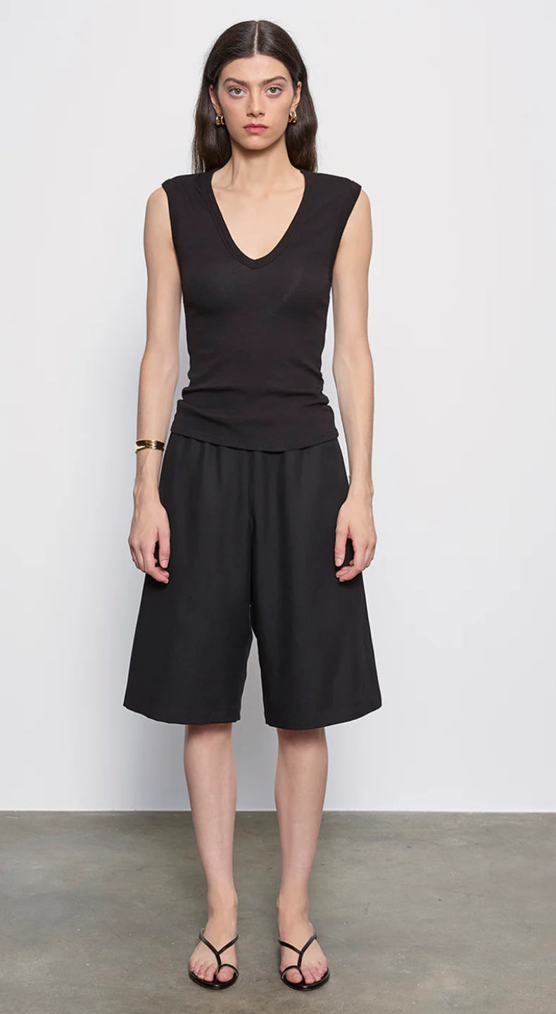 TEXTURED KNIT SLEEVELESS V
